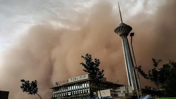 هشدار جدی طوفان در تهران؛ خطر سقوط اجسام در کمین است