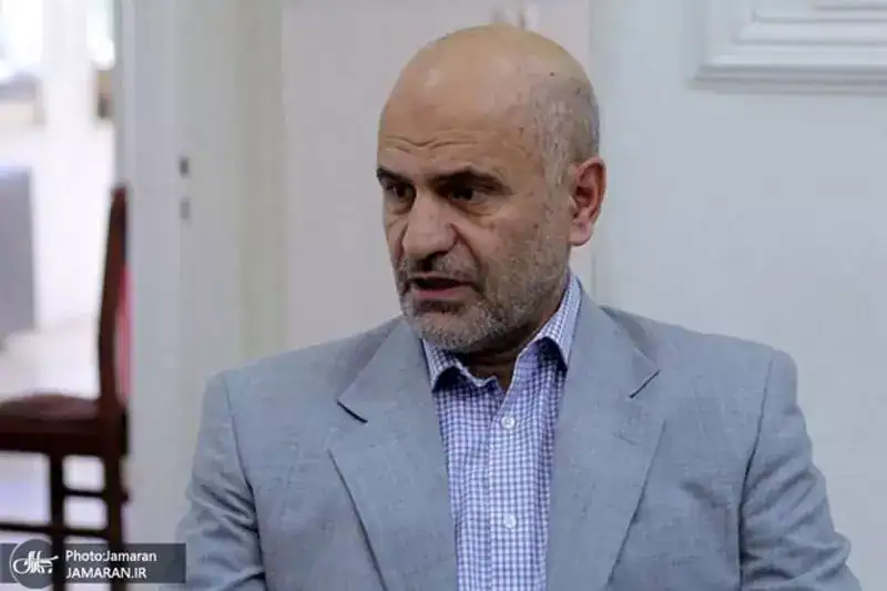 فرشاد مؤمنی: برای نجات اقتصاد ایران باید توزیع قدرت عادلانه شود، نه تشویق دلالی و رانت