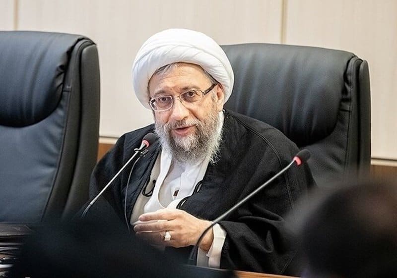 هیچ‌کس حق عقب‌نشینی از خطوط قرمز نظام را ندارد