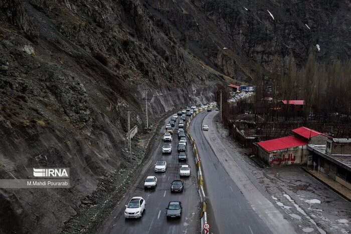ترافیک در جاده‌های هراز و کندوان پرحجم و سنگین است