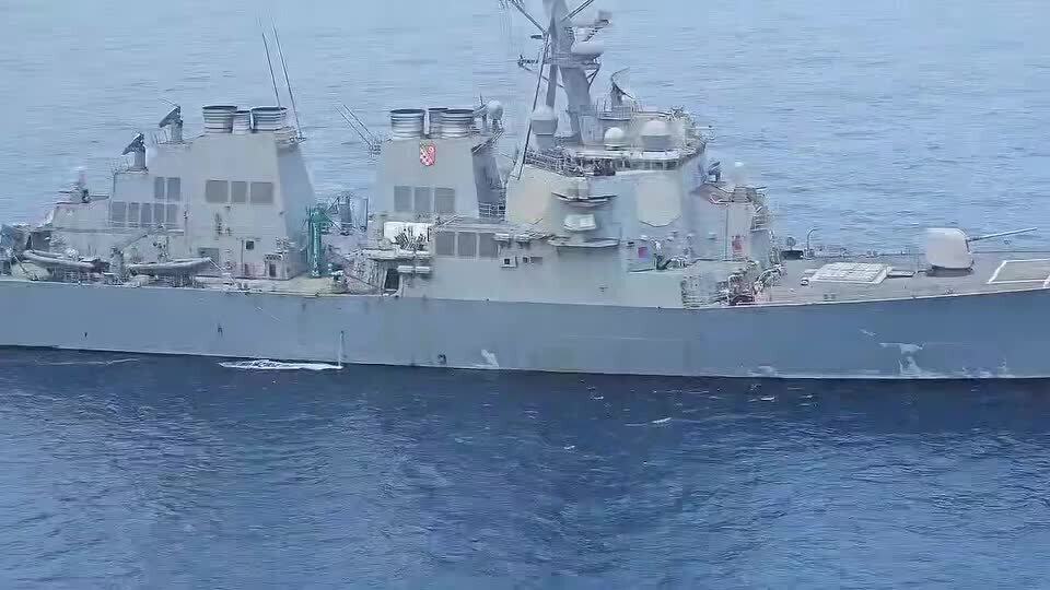 هشدار قاطع بالگرد نیروی دریایی ایران به ناوشکن آمریکایی در دریایی عمان