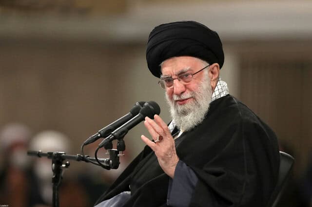 هر دو حرکت نظامی و علمی شتابنده‌تر از گذشته به سمت افقهای بلند پیش خواهد رفت