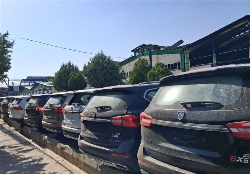 ابهام بزرگ در تعرفه واردات خودرو ۱۴۰۴ | تأثیر بر قیمت، بازار و خریداران