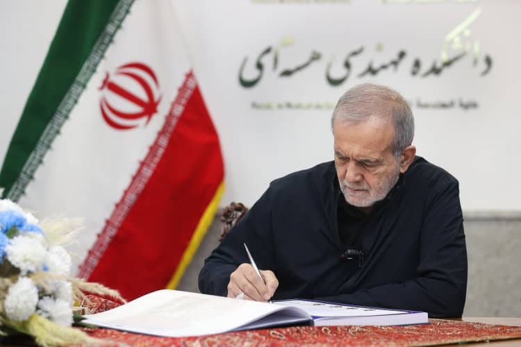 تنها جرم دانشمندان شهید ما این بود که می‌خواستند ایران را به قله‌های دانش و پیشرفت برسانند