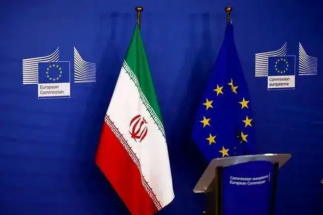خاله‌زنک‌های سیاسی: خوشحالی از سقوط رقیب در آستانه اَبربحران