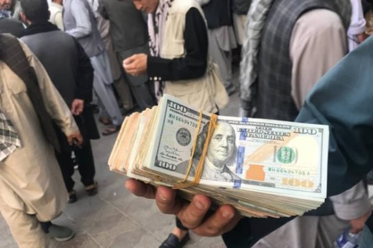 قطع اینترنت افغانستان، قیمت‌سازهای دلار تهران را خاموش کرد!