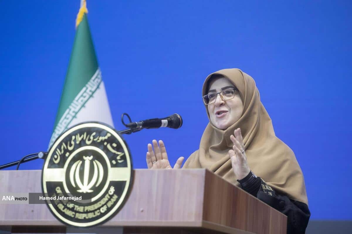 مهاجرانی: یارانه دهک‌های یک تا سه واریز شد/هموطنان برای دریافت کارت‌های گام به بانک رفاه مراجعه کنند