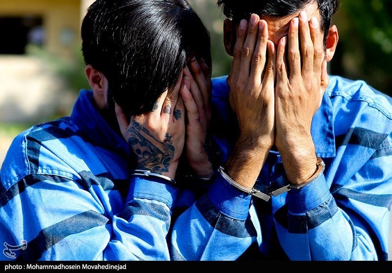 انهدام باند بزرگ توزیع و فروش سلاح در تهران/ کشف بیش از 100 قبضه کلت کمری و سلاح گرم
