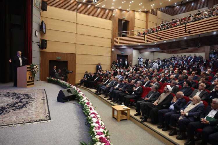 راه عبور وضعیت نامطلوب فعلی نه شعار و دستور، بلکه تکیه بر متخصصان، فارغ از نوع پوشش، منش و ظواهر آنان است