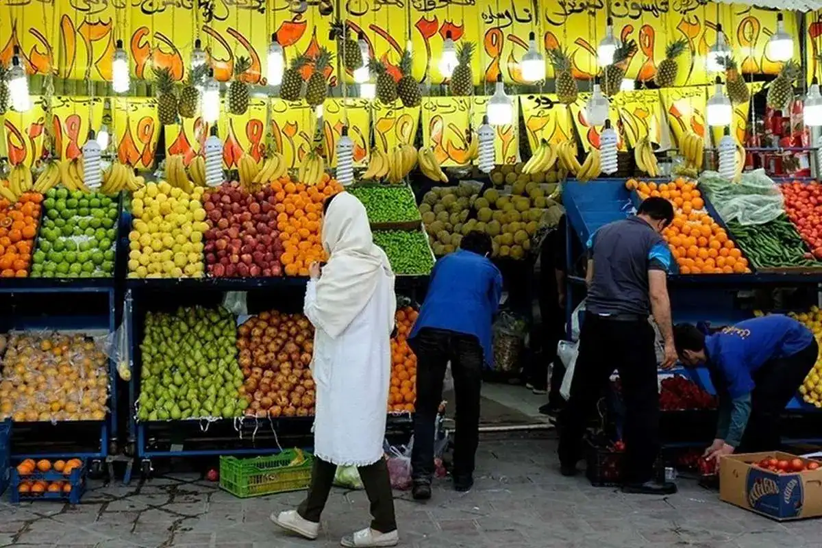 چرا با وجود وفور میوه در بازار، قیمت‌ها کاهش نمی‌یابد؟