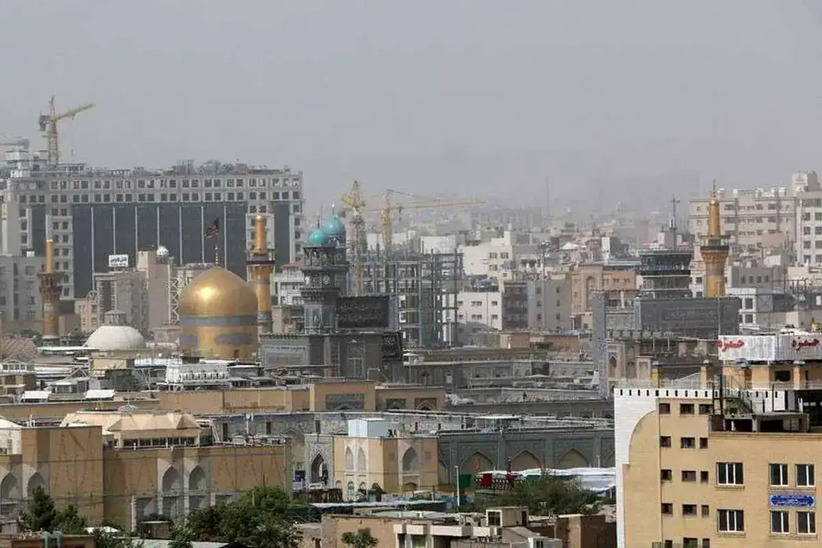 تمام مدارس مشهد فردا به دلیل تداوم گرد و غبار تعطیل شد