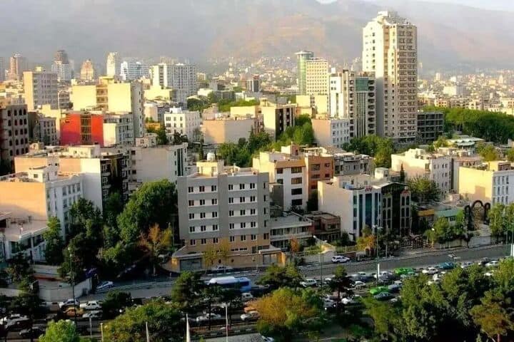 بازار مسکن در برزخ رکود و گرانی / آیا قیمت ملک با دلار ۱۰۰ هزار تومانی تنظیم می‌شود؟