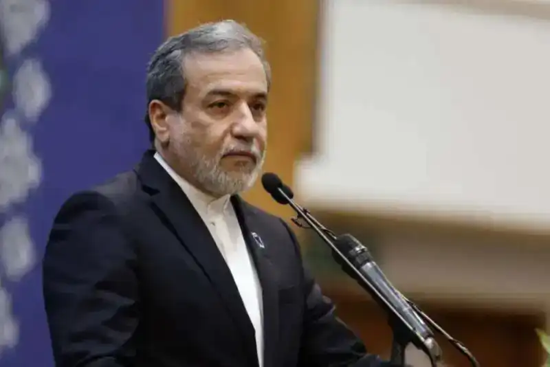 عراقچی: برگزاری همایش‌های بین‌المللی در استان‌ها با هدف تقویت دیپلماسی منطقه‌ای است