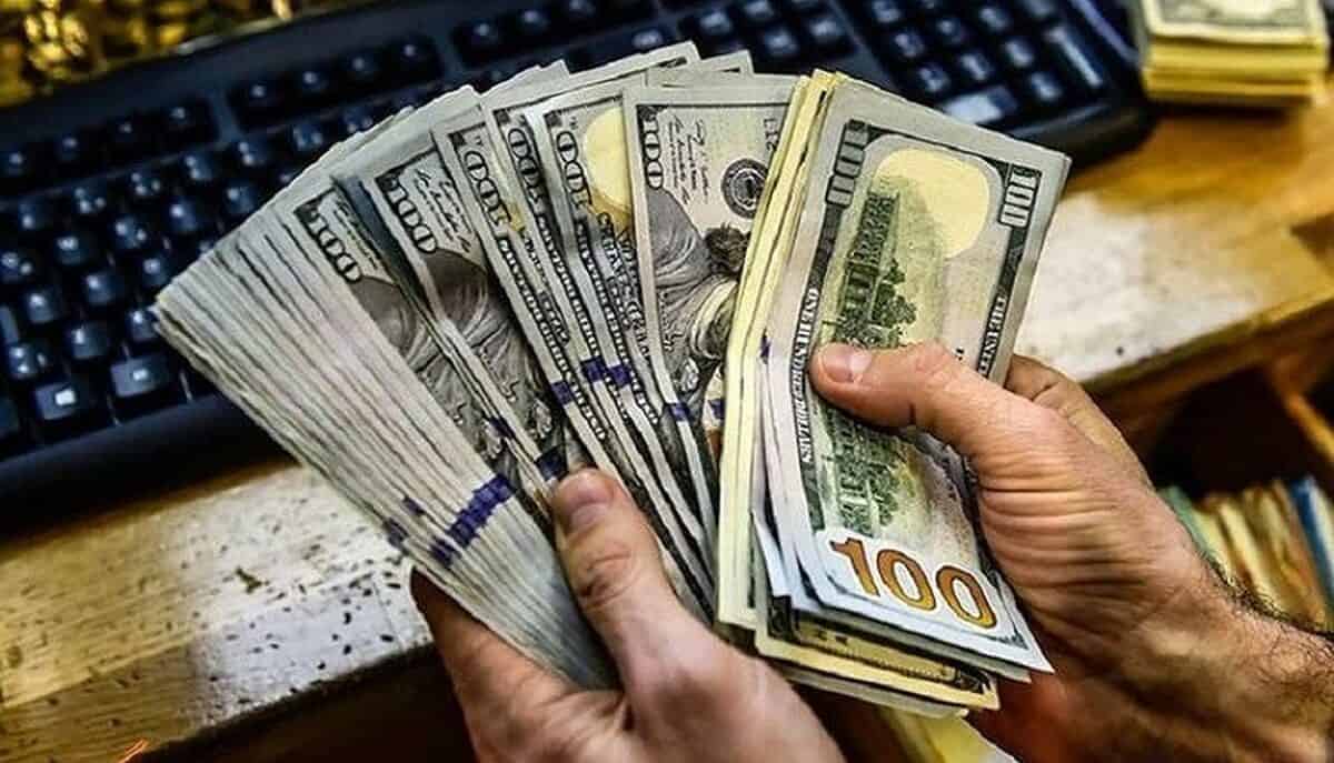 آینده دلار در ایران؛ پیش‌بینی کارشناسان از نوسان دلار تا پایان سال ۱۴۰۴