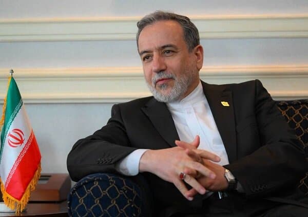 ترامپ نمی تواند همزمان رئیس جمهور صلح و جنگ باشد