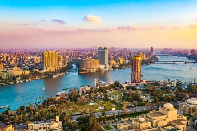 ورود هیات عالی‌رتبه حماس به قاهره برای پیگیری اجرای توافق آتش‌بس