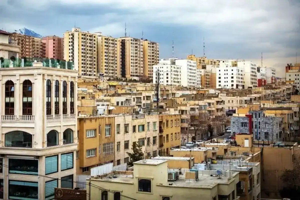 پرش قیمت در بازار یخ‌زده؛ خانه‌دار شدن در تهران به رؤیا بدل شد