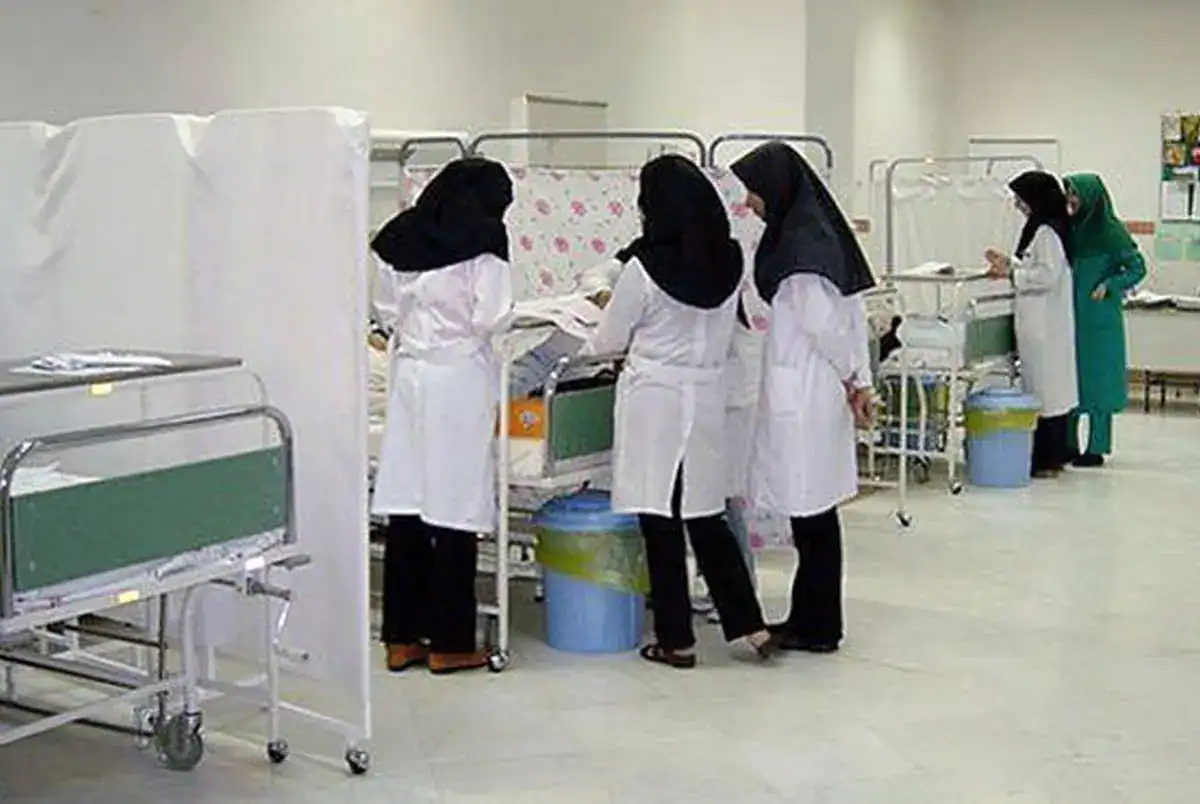 حقوق پرستاران ۲۴ ساعته در ایران؛ مشکلات معیشتی و اضافه‌کاری همچنان پابرجاست