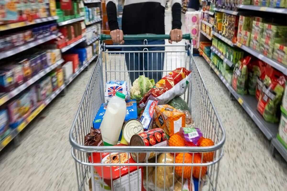 آغاز مرحله تازه کالابرگ الکترونیکی؛ پرداخت یارانه پنهان دولت برای ۱۳ کالای اساسی