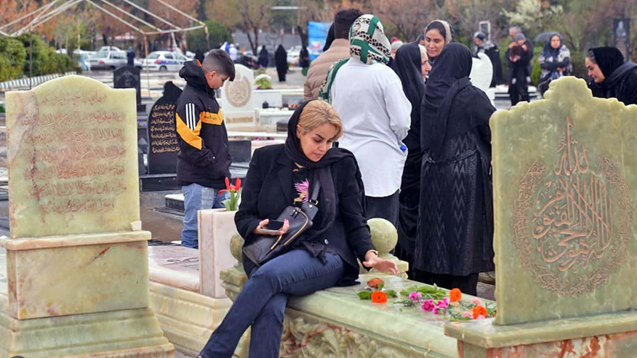 وقتی مردن از عروسی گرفتن گران‌تر است! بحران تازه‌ای به نام «اقتصاد مرگ» در ایران