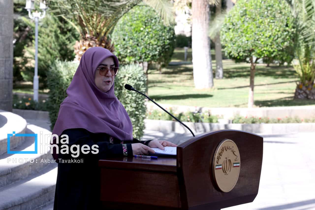 مهاجرانی: اعتقادی به اینترنت طبقاتی نداریم/ احتمال سه نرخی شدن بنزین