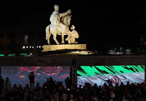چرا اسلام از مجسمه شاپور ساسانی و آرش کمانگیر نمی‌ترسد؟ تلاقی هویت ایرانی و گفتمان انقلاب