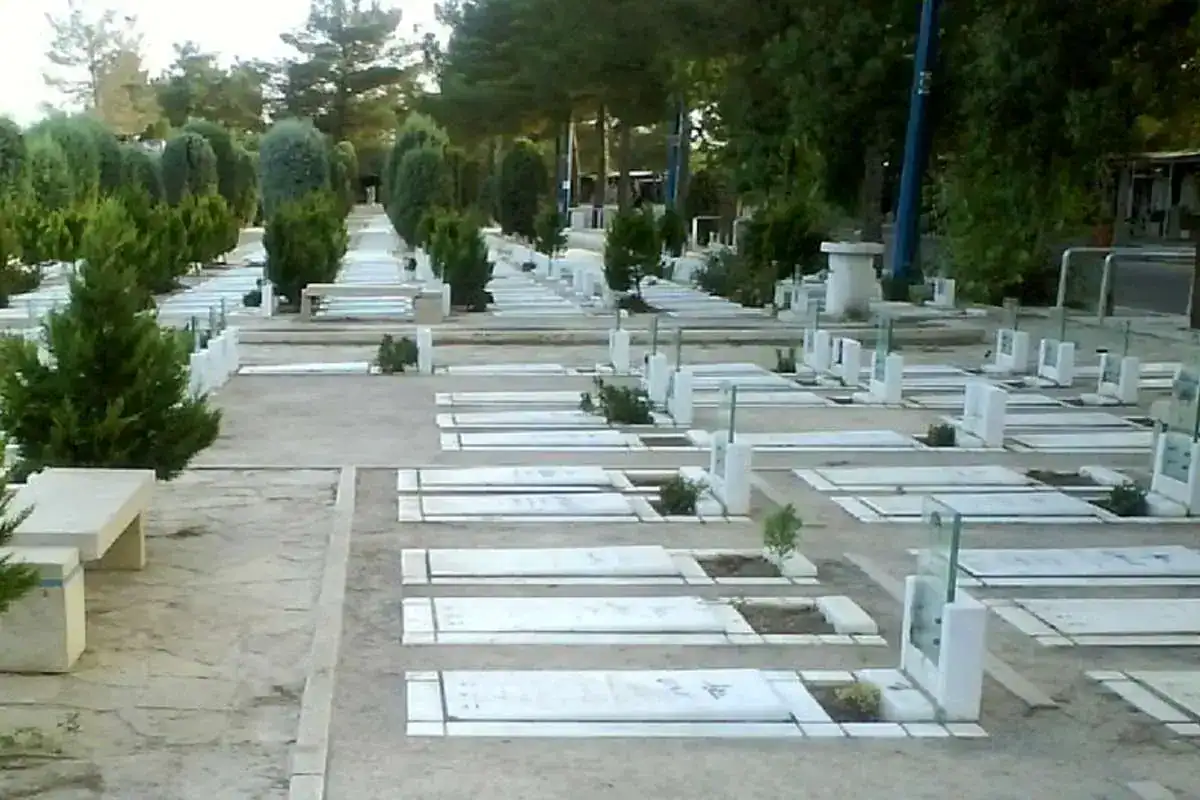 خانه آخرت میلیاردی شد/ رقابت بر سر قبر در این شهر