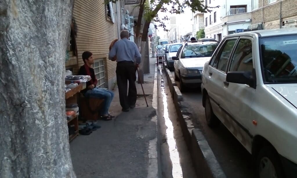 تهران؛ شهری که حق قدم‌زدن را از مردم گرفت