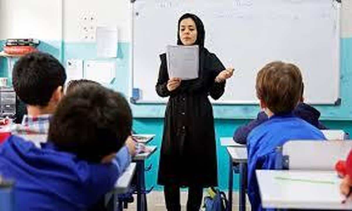 فرار معلمان از کلاس به خیابان؛ وقتی حقوق کمتر از کرایه تاکسی است
