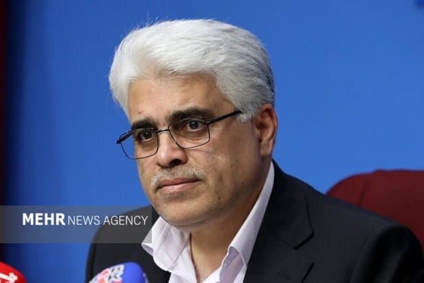 سهمیه بنزین خودروهای تعویض پلاکی قطع نمی‌شود