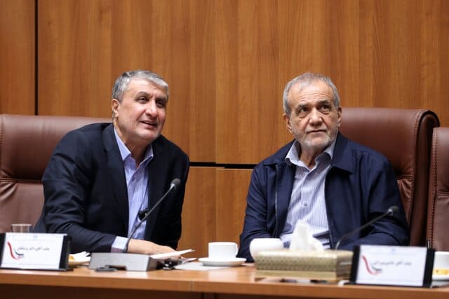 دولت با تمام توان از توسعه صنعت هسته‌ای صلح‌آمیز کشور حمایت می‌کند/ تأسیسات هسته‌ای را دوباره و با قدرت بیشتری می‌سازیم