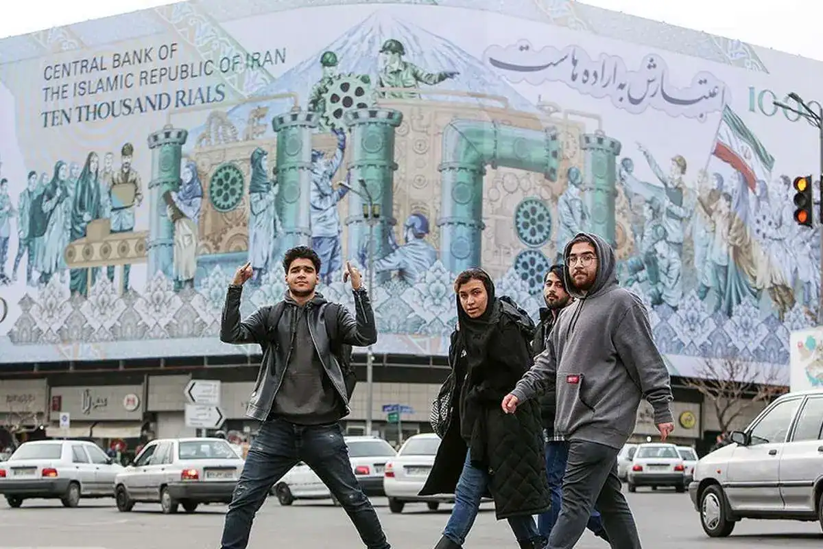 وقتی کار کردن فقیرترت می‌کند؛ نسل جوان ایران در صف بیکاری خودخواسته