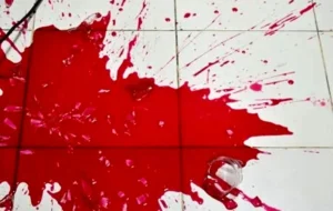 پسر به خاطر توپبازی با چاقوی آشپزخانه پدرش را کشت! پسر به خاطر توپبازی با چاقوی آشپزخانه پدرش را کشت!