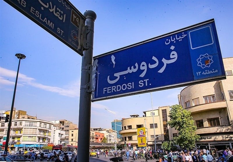 دلار ۱۳۰ هزار تومانی؛ وقتی سکوت سیاست‌گذار به سیگنال صعود بازار تبدیل می‌شود