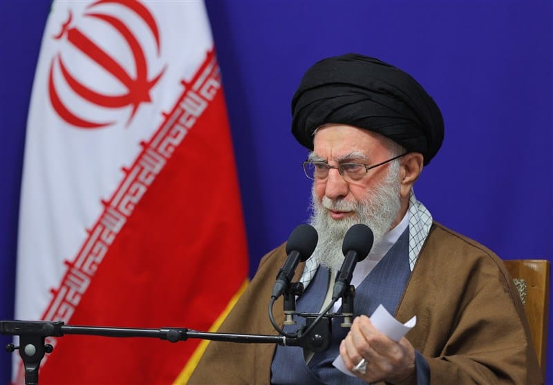 رهبر انقلاب: اصلی‌ترین هدف دشمن تغییر هویت ملت ایران است