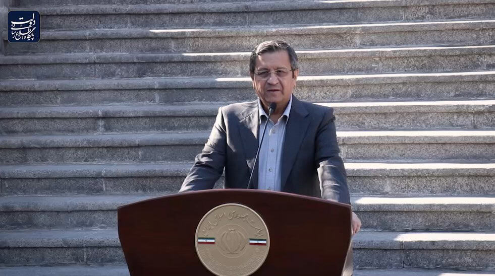 هدف اصلی من ایجاد ثبات اقتصادی است/ به توسعه بازار سرمایه کمک می‌کنم