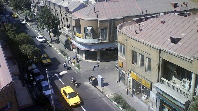 وضعیت عادی در خیابان‌ جمهوری و پاساژهای اطراف