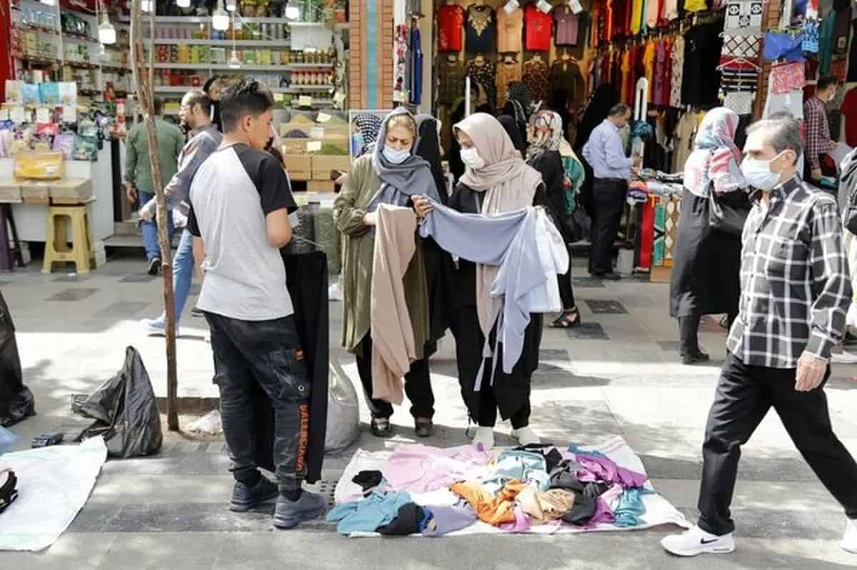 پیاده‌روهای تهران؛ بازاری پنهان که هر مترش اجاره می‌شود