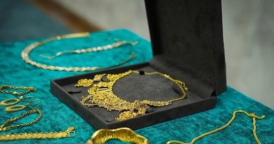 هجوم خریداران به بازار طلا؛ چرا دریافت فاکتور از همیشه مهم‌تر شده است؟