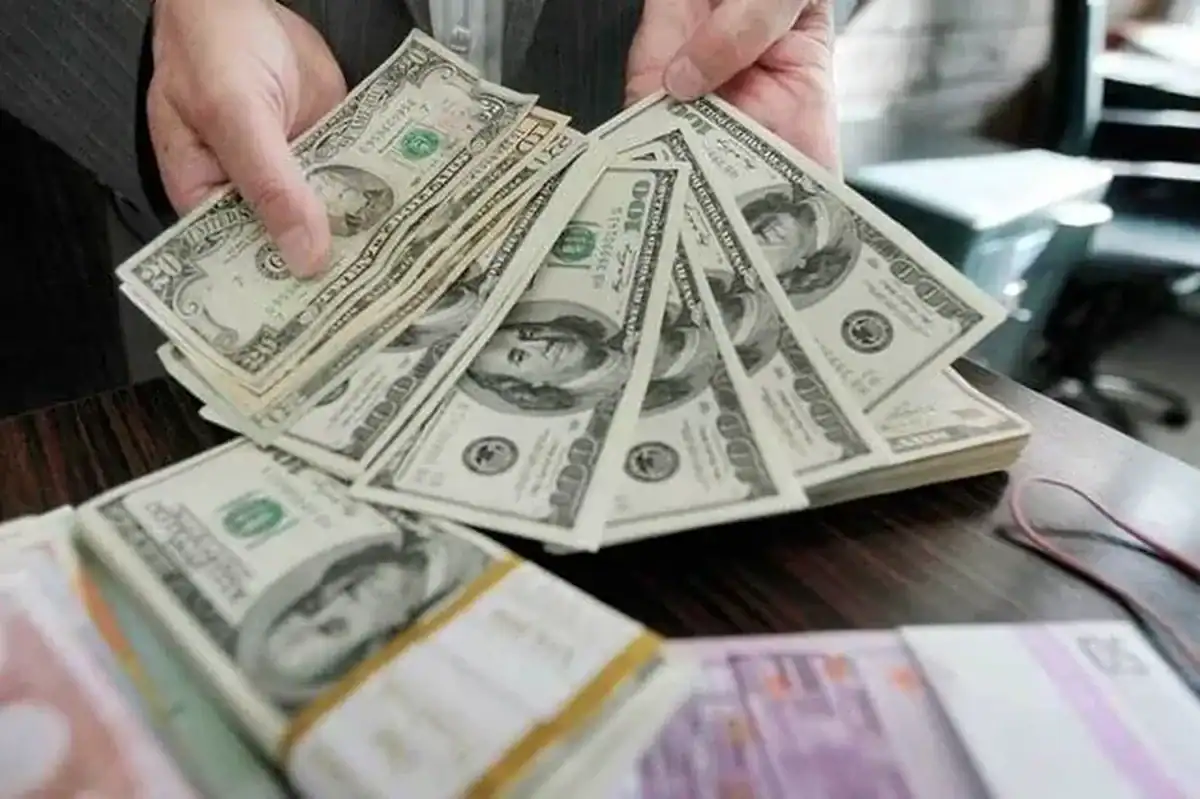 قیمت دلار توافقی امروز ۲۲ آذر ۱۴۰۴ | ثبات نرخ‌ها در بازار رسمی ارز
