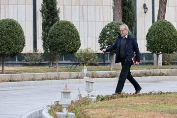 قفل فیلترینگ بالاخره می‌شکند؟ پزشکیان و وعده‌ای که بیش از ۵۰۰ روز در انتظار مانده است