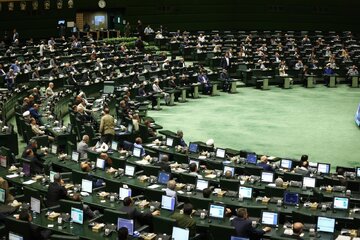وقتی نهادها هستند اما اثر ندارند؛ فرسایش خاموش دولت و مجلس در ذهن جامعه