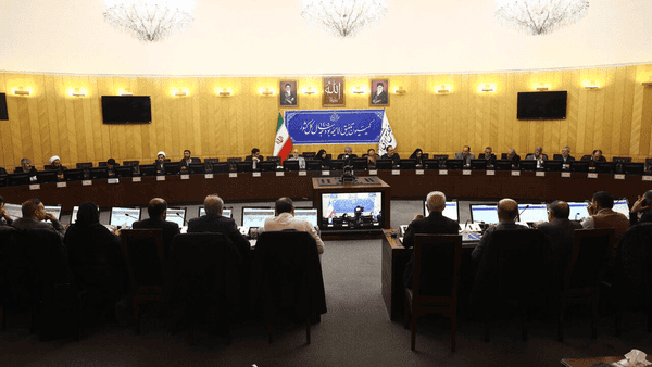 کمیسیون تلفیق با افزایش ۳۰ درصدی حقوق  کارمندان موافقت کرد