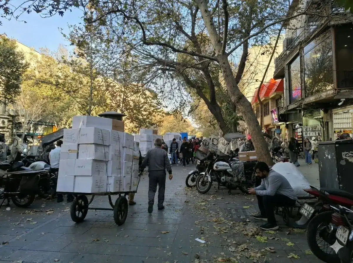 بازار تهران روی شانه‌های فرسوده می‌چرخد