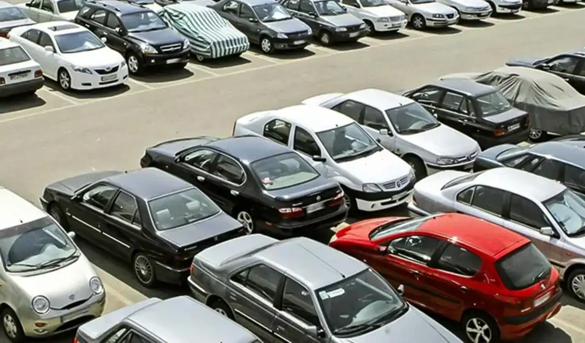 بازار خودرو در وضعیت بلاتکلیف؛ قیمت‌ها در ۲۷ آذر ۱۴۰۴ دو مسیر متفاوت رفتند