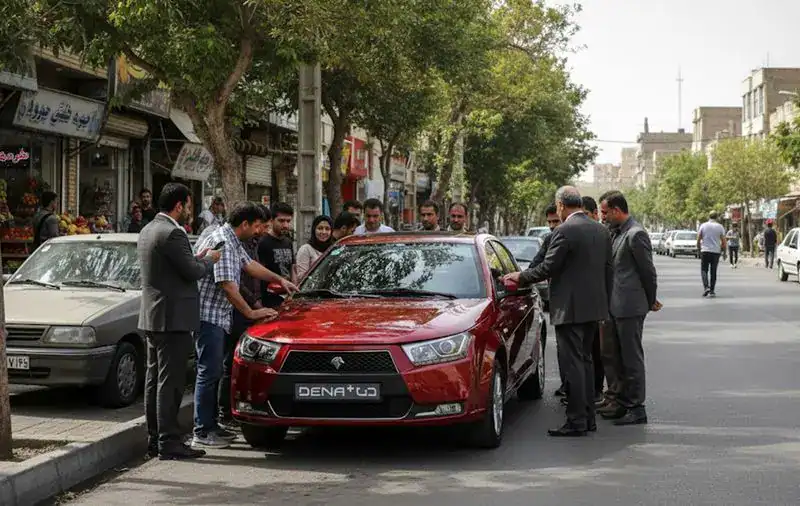 چرا ۱۰ میلیون نفر برای خرید خودرو ایران خودرو صف کشیدند و راه خروج چیست؟