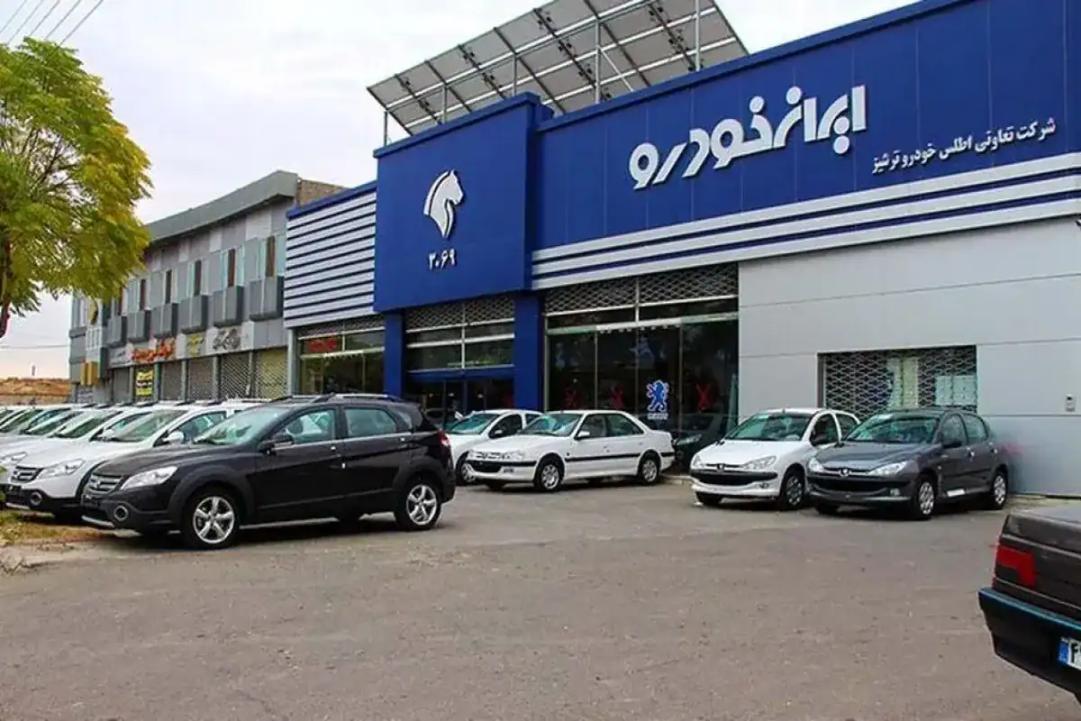 قیمت‌های شوکه‌کننده ایران‌خودرو در ۶ دی ۱۴۰۴ | اختلاف عجیب بازار و نمایندگی دوباره رکورد زد