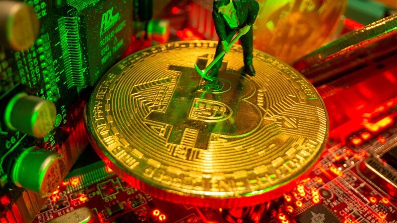 بیت‌کوین در دو راهی ۲۰۲۶؛ رکوردشکنی تازه یا سقوط تا ۵۰ هزار دلار؟