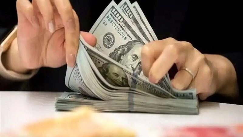 دلار 138 هزار تومانی همراه با افزایش فروش