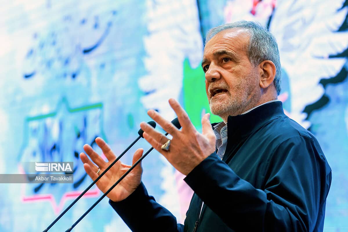 پزشکیان: اگر دانشجو معترض است ما مقصریم/ کاری کنیم مردم به انقلاب خوش‌بین باشند